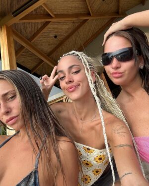 Tini Stoessel Instagram - 🥥🥹🏝️💖🌞💘💞