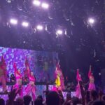 Tini Stoessel Instagram – ÚLTIMO SHOW🥹🩷
gracias Los Angeles por recibirnos d esta manera.
gracias a todxs por el amor, por cada show q vivimos con esta gira.
todo este tiempo va a quedar en mi corazón para siempre💘💘💘
lxs voy a extrañar mucho🥹
siempre q se cierra una etapa, se abre una nueva, y estoy muy emocionada por compartirla con ustedes. 
gracias por formar parte d mi vida, lxs amo🩷 Los Angeles, California