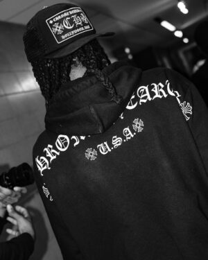 Tizzo Instagram - J’ai hâte a l’année prochaine pour vs 🧨⏱️

📸 : @saint.afro