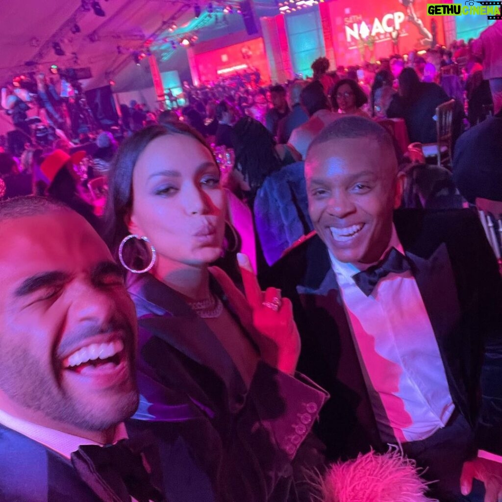 Toby Sandeman Instagram - Had a Ball this Weekend with these 2 @ilfenator & @kyetay1. Thanks for having us @naacpimageawards ✨✨ 📸 by @arnoldshoots STYLISTS @courtney.arringtonbaldwin @mr_baldwinstyle ASST STYLIST @msleanderson Grooming @tracyrafflesonmakeup TAILORING @gulsenkan_fashion TUXEDO @musika BOW TIE @scbocaraton