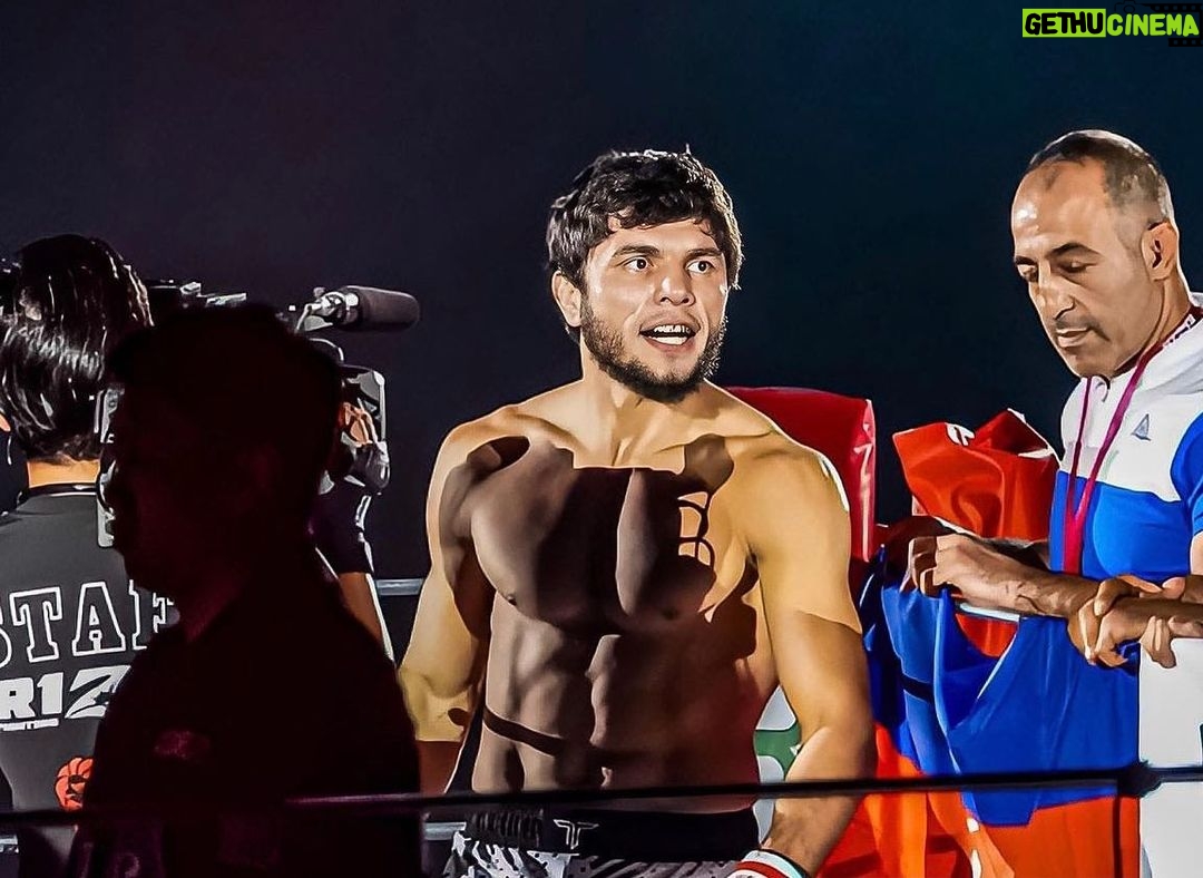 Tofiq Musayev Instagram - Hec kim ozunu ebedi olaraq goylerde qalacagni zenn etmesin... eger Allah istese, goyde suzenleri yerde surunenlere yem eder !🥷☝️ Baku, Azerbaijan