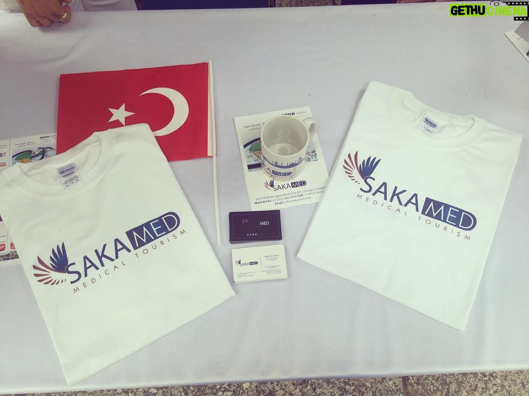 Tolga Karel Instagram - ππ»πΊπΈππΉπ·π @sakamedical #sakamed #cimfa Daley Plaza Downtown Chicago