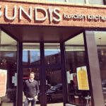 Tolga Karel Instagram – Amerika’nın en güzel yanı #kurdishkitchen İnsanların özgür ve hür yaşaması sanırım. Kürt Türk ayrımı yapmak sadece bizim coğrafyada birilerinin işine geliyor.Oysaki sevgili Kürt kardeşlerim chicago’da nefis bir Kürt restoranı açmış.Gundis’in anlamını Kürtçe bilen kardeşlerim iyi bilir . ziyaret ettik müthiş ağırlandık.İnsan gibi.
hürmet saygı ve sevgi ile 🙏🏻🇺🇸
yemekleri sabah kahvaltısı ve eti kebabı müthiş lezzetli 
hani ne farkı var Türk mutfağından 
açıkcası oda aynı helal olsun 
1000 yıllık geçmişimizde 
aynı kültürü yaşamış aynı sofradan 
yemiş insanlarız
ne fazla ne eksik çok taktir ettim 
ne mutlu Türk – Kürt kardeşliği 
keza hepimizin geldiği coğrafya belli 🙏🏻🙏🏻
hepimiz o topraklarda kalbimizin ekmeğini yiyoruz vesselam 😊🙏🏻🌎 #kurdish #kurdishgram #kurdishstyle #kurdishfashion #kurdishculture The Gundis