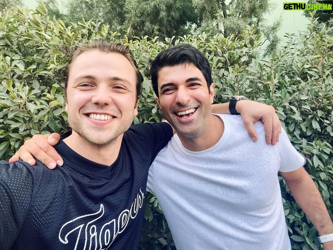 Tolga Sarıtaş - 447.9K Likes - PAYDOS.. 🙏🏼👊🏼
#Yolunaçıkolsun
@netflixturkiye