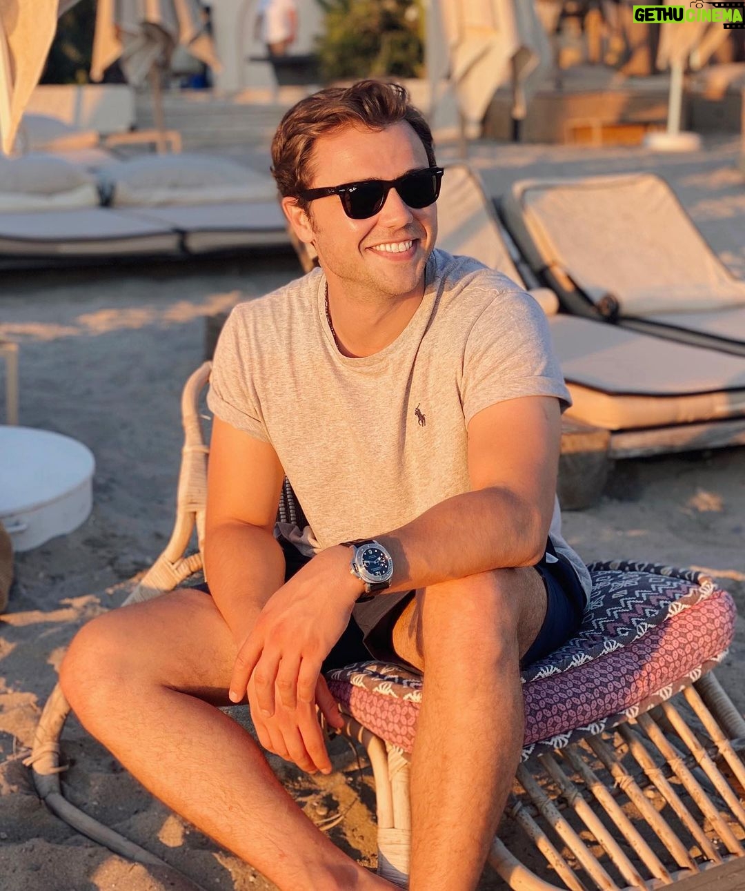 Tolga Sarıtaş - 543.9K Likes - 📸 : @zeynepmayruk
