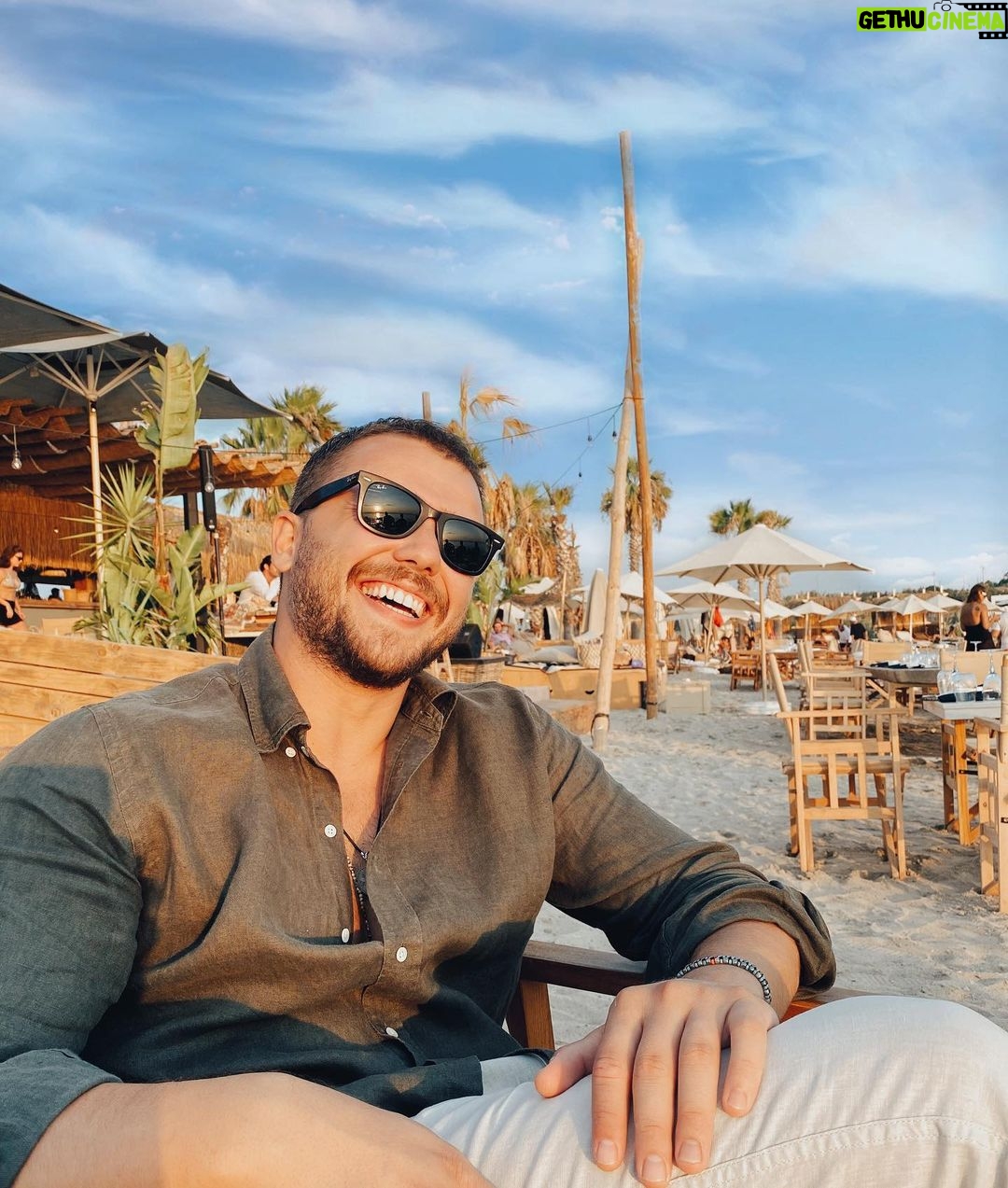 Tolga Sarıtaş - 546.8K Likes -