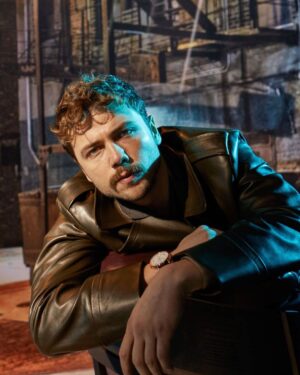 Tolga Sarıtaş Instagram - @lofficielhommesturkiye 📸: @erginturunc
