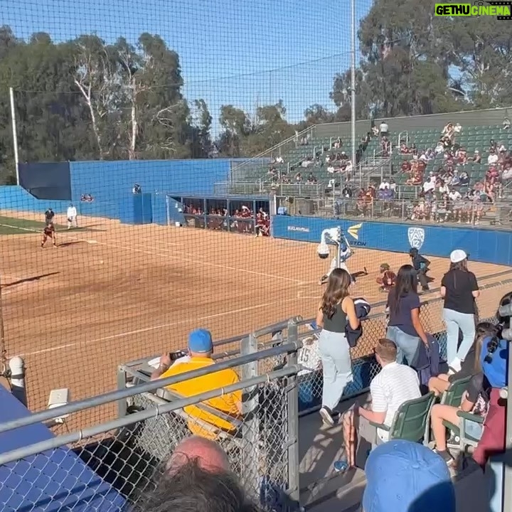 Tom Brady Instagram - Night at the park. Big W! @uclasoftball!