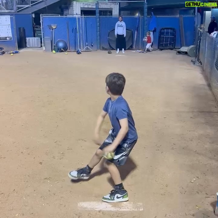 Tom Brady Instagram - Night at the park. Big W! @uclasoftball!
