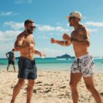 Tom Brady Instagram - Beach day with the crew 🤟🏻☀️🏈