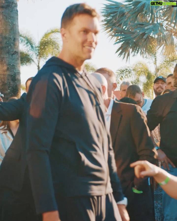 Tom Brady Instagram - Got together with my @autograph.io family in Tampa to celebrate the end of The Huddle, our first Signature Experience. This past season was the closest I’ve ever been with some of my biggest fans, and I couldn’t think of a better way to close it all out. The future of fandom is bright!