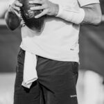 Tom Brady Instagram – One month till camp ⏱ Enjoy the weekend 🇺🇸