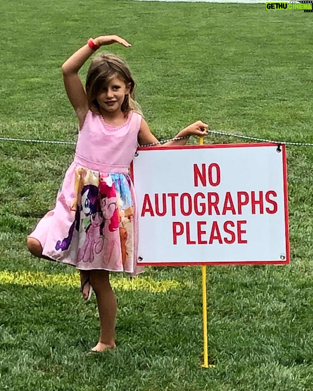 Tom Brady Instagram - 🎉🎂 Happy 11th birthday to the sweetest little angel in my life! 😇 Watching you grow into the amazing person you are brings me so much joy. You are always a bright star 🌟 to all of us. Keep shining girlie girl, and never stop being the special, unique person you are. I Love you to the moon and back! 💖🎈