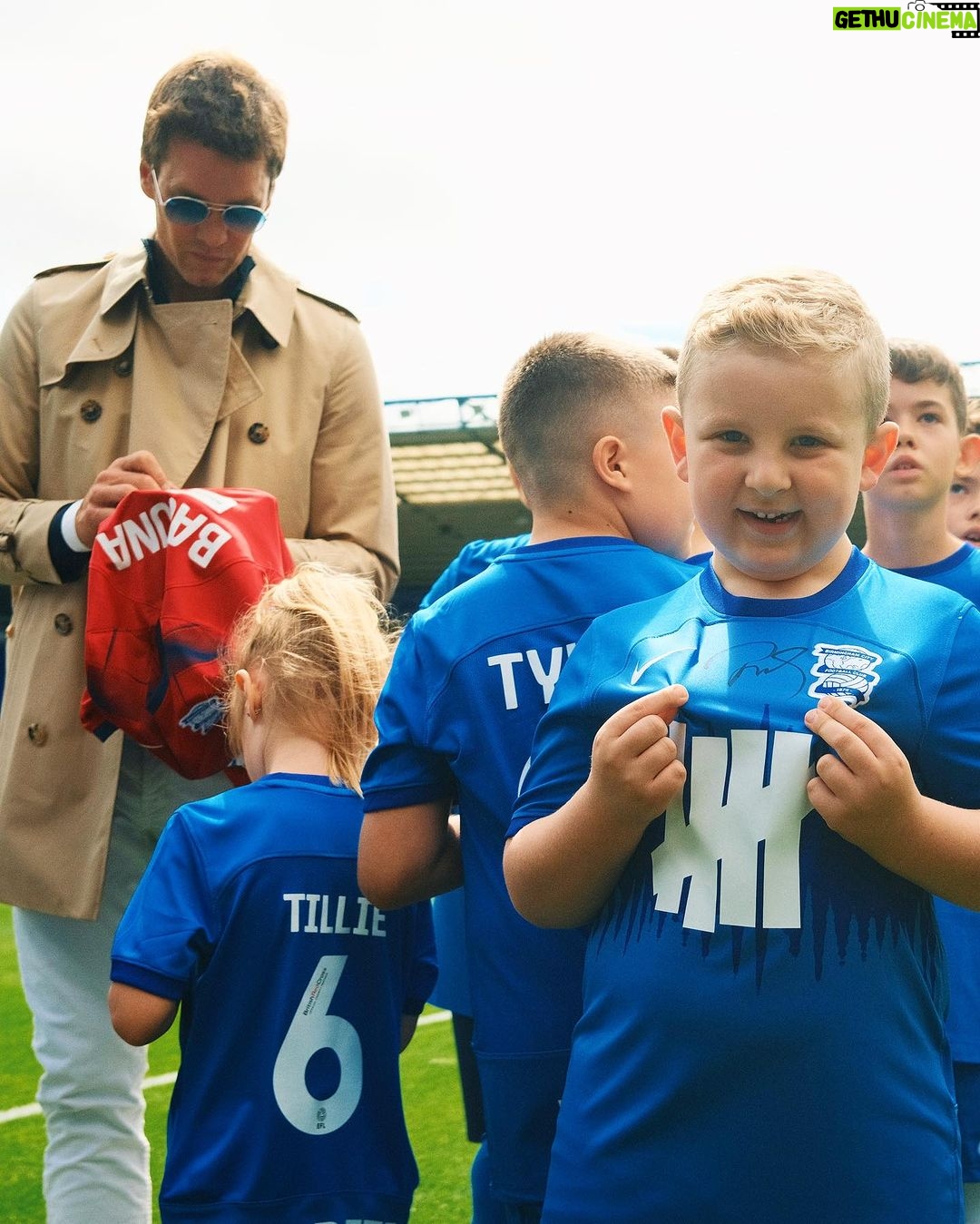 Tom Brady Instagram - Birmingham, that was an incredible day and a such a special experience. From the moment we walked into The Roost, to the second the penalty hit the back of the net, your energy was humbling and a moment I won’t ever forget. Thank you to all the supporters for welcoming us into this family with open arms. To the players, coaches, attendants, and rest of the staff, congratulations on a well deserved day, but we’re just getting started. With everyone’s support and continued hard work this club can go special places. Birmingham is on the rise. Sports have always had the most incredible impact on me and my family, as well as so many other families. It brings people together in ways that’s so many other things can’t. I look forward to the journey ahead!!! LFG #KRO 🔵