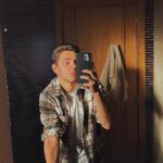 Tomás Silva Instagram - bored in the house bored in the house bored 😴