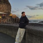 Tomás Silva Instagram - dump tardio do segundo dia em que percebi que a madeira é mais instável que eu, com vaquinhas na estrada, chuva do nada e tempo incrível depois com pôr do sol magnífico 🌊🌅🫰🏻 Madeira, Portugal