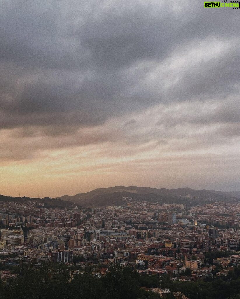 Tomás Silva Instagram - so far so good 🍦🌞 Barcelona, Spain