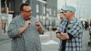 Tom Colicchio Instagram - This guy here ⬆️ @cshepherd13 One of the warmest guys I know with the biggest heart just doing amazing things for restaurant workers everywhere through the @southernsmokefoundation 🔥 Had a blast cooking some oysters down in Houston this past weekend to support.

Thanks to my friends @rroysters for supplying all the oysters 🦪 

📸@markchampiontx