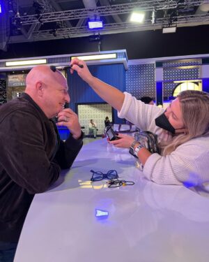 Tom Colicchio Instagram - 🚨Tonight 🚨 Making our way to London Town for the premier of Top Chef World All Stars! @bravotopchef