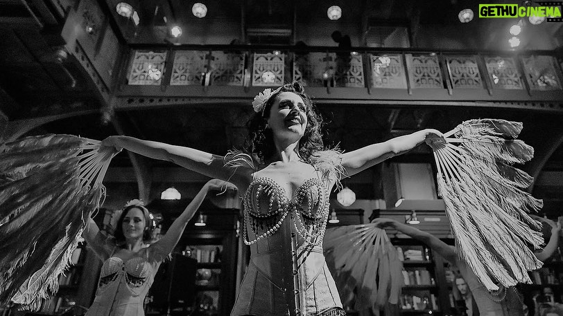 Tom Colicchio Instagram - Briefly departing from my normal content to share @templecourtnyc’s upcoming Black & White Masquerade Ball spread across historic Downtown hotel, @thebeekmanny. 🪩 Admission to this imaginative celebration includes dazzling aerialist performances by @meganhornaday, pop-up performances from our New Year’s dancers and showgirls, live jazz from @seenajazz and sets from @kaseyberry to keep you on your feet all night long. Indulge in a premium open bar, champagne toast, and some unforgettable food from my Downtown team. This over-the-top showcase concludes with a dramatic midnight balloon drop from the top of our nine-story atrium. 🥂 Front Row, Bar Room & Temple Court Access also include a decadent 5-course tasting menu to create the ultimate dinner and a show experience. Tickets are on @resy. Link in my bio to purchase today. 🎥 @frothnyc #templecourt #thebarroom #thebeekmanhotel #nye #nyeparty #blackandwhiteparty #masquerade #downtown #nyc #topnycrestaurants #celebrate #booknow #resy #makepeoplehappy The Beekman, A Thompson Hotel