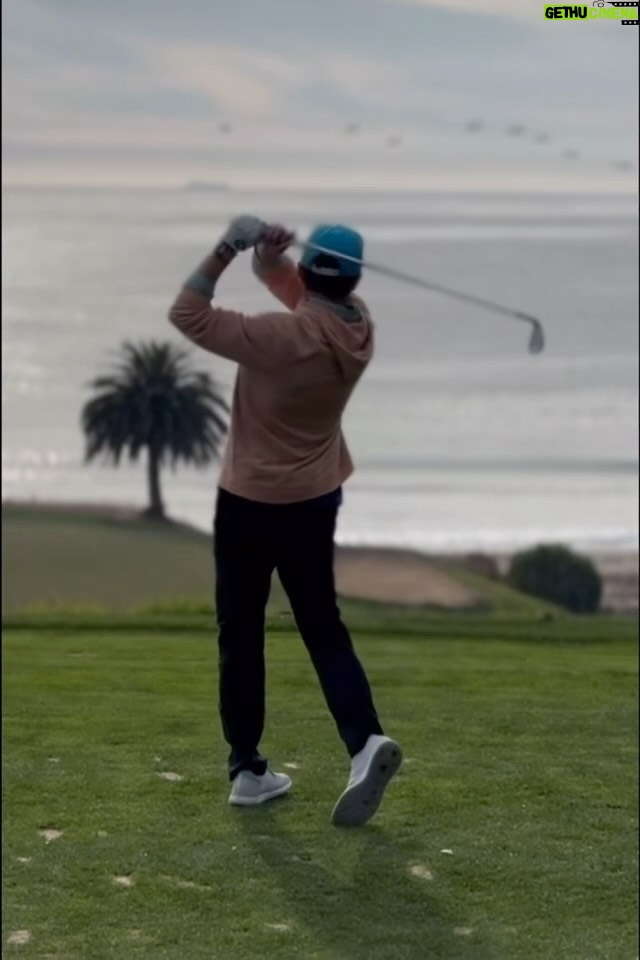 Tom Felton Instagram - Gotta make some time for the boys ⛳️ @zaxbest 🎥 by @danhannfilms @sandpipergolfclub