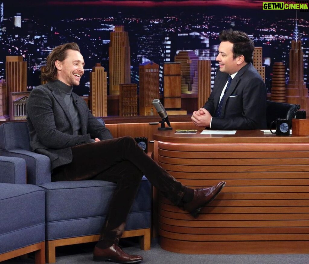 Tom Hiddleston Instagram - My first time on @fallontonight! Thank you so much @jimmyfallon and the team for the laughs. #BetrayalBroadway #Loki 30 Rockefeller Plaza NBC Studio