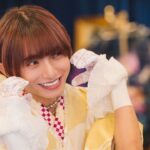 Toman Instagram - ドラマ『俺の美女化が止まらない!?』 本日2月1日よりParaviにて独占先行配信スタート！ 毎週水曜よる8時に2話ずつ配信 YouTubeでは1話が期間限定配信中です！ (URLが載せれないので各サービスで 【俺の美女化が止まらない】と検索してみてくださいね☕️) 私自身、メイクをするようになった経緯が 学生時代から自分自身のスタイルや顔に コンプレックスを抱いていて そのコンプレックスをカバーするために始めたのがきっかけでした。 苦戦しながらも、カラコンを初めていれた時の感動 ファンデーションで肌が明るく均一な色味になって リップで唇がピンクになるだけで湧き出た自信と喜びを 今でも覚えています。 当時から今でもメイクをすることによって 『とまん』という自分ではない自分が完成して それに合わせて、着たい服を着た日には無敵です。 そんな心境の変化と このドラマの晴臣君の姿が重なったり それぞれのキャラクターに共感できる場面が多々ありました。 きっとコンプレックスは 自分自身だからこそ気にしてしまうけれど 意外と周りからは気にならなかったり むしろ「そこが良い」と思われていたりするものです 皆さんは皆さん自身が思っている以上に、素敵なのです。 年齢、性別。 そのような概念は吹っ飛ばして 自分の『好き』を大切に。 本題に戻りまして 『俺の美女化が止まらない!?』 よろしくお願い致します( ◠‿◠ ) #Paraviにて毎週水曜よる8時 #地上波では4月から #ご来店お待ちしております #オレ美女