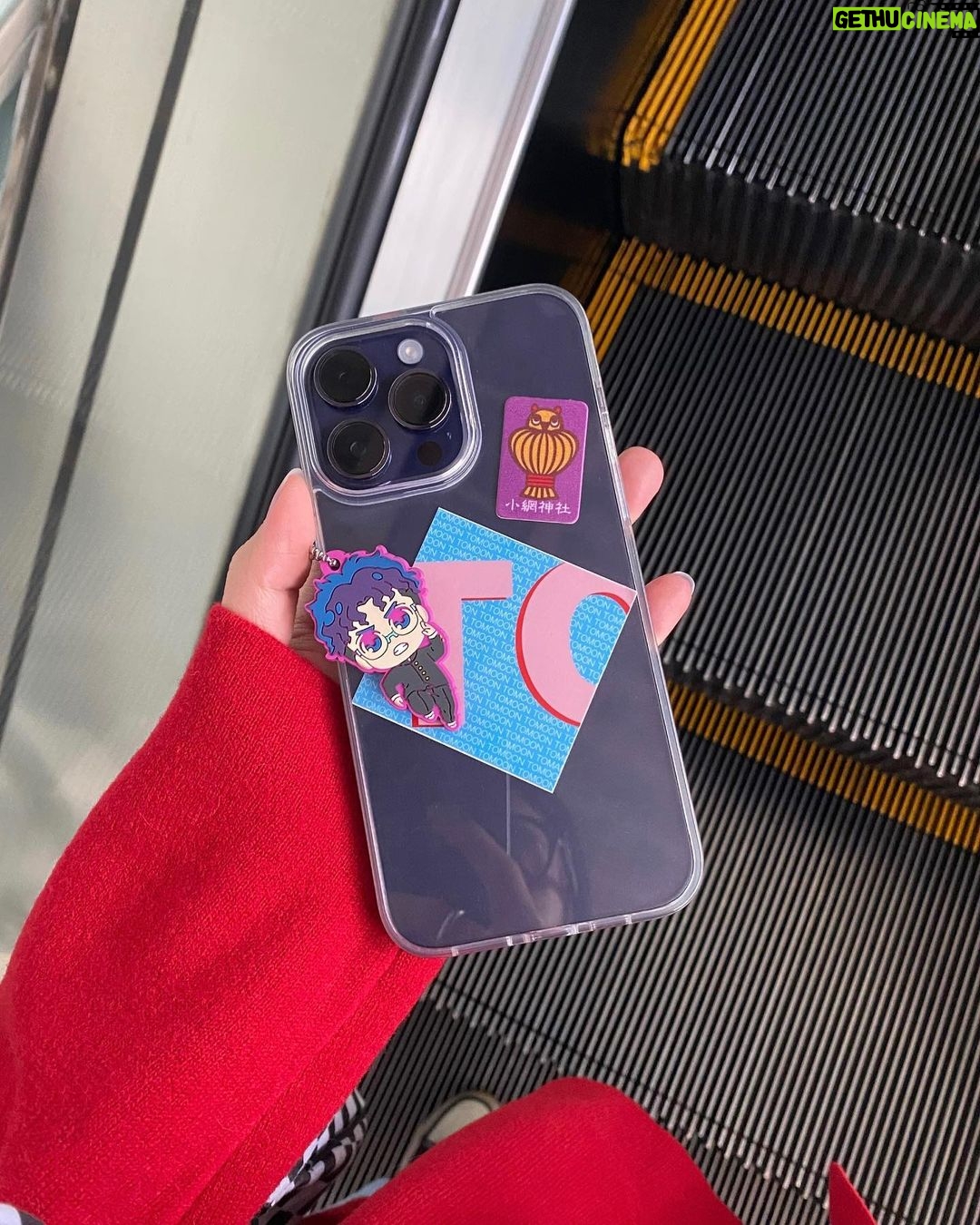 Toman Instagram - . 一ヶ月以上待って先日やっと 11pro max🐊 → 14pro max🍆