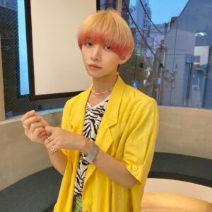 Toman Instagram - .

そういえばここでは言うてなかったけれど
今月の14日に29歳になりました(時差)

これからも変わらぬサポートをよろしくお願いします💚

ってことでイメチェンしました！！！
とってもKAWAI〜！

ice 桃ちゃん 毎度ARIGATO〜＾＾