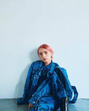 Toman Instagram - .
プロデュースするスキンブースター
『 I'MI (アイムアイ) 』販売まであと3日🌿

20歳の頃からずっと考えていた
『プロデュースするならこんな化粧品』
それが詰まったデビュー作

私は毎日使っているのですが
香りを嗅ぐだけで癒されて
お肌をしっとり包み込んでくれるので
I'MI をつける時間が幸せです。

@nuancelab_official 

この時の衣装はタグ付けしてあるので是非🙋🏻

#IMI_販売まであと3日