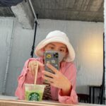 Toman Instagram - . 좋은 날이다~~🌁🙂 10/3(日)に開催されるバースデーイベント "TOMAN HB : GREAT MEETS DAY"の オフライン(対面式)チケットの抽選予約は 今週24日(金)23:59までですのでお忘れなく！ ファンクラブ会員限定ですが是非🙂 ファンクラブはプロフィールのURL リンクツリーから飛べます！ #ピンク好きな私服 #バケハ好きなんだけど視界狭くて前のつば折りがち #友人につば上がってるよと下げられがち #2枚目からは甥と動物園いった写真