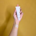 Toman Instagram - 『欲望のままに美しく。』 UNLICSは透明感のあるやわらかな肌を起点に 美への欲望を満たしていく スキンケア&ベースメイクブランドです。 今回、私が使用したのは 「 アンリクス インプレスカラーウェア 」 カラーはアップグレードブルーです。 4色のカラー展開で、お肌の色や質感をコントロールできるので その日の気分や、お肌に合わせてなりたい印象をつくれます。 アップグレードブルーを使ってみた感覚は 肌に乗せると優しく自然に、綺麗な素肌のように仕上がり その後にメイクを進めても適度に艶もあり 肌が明るくなった感覚です。 カラーは他に ・バーサトルベージュ ・タッチアップグリーン ・フォギーオレンジ があり、価格は3,080 円(税込み)です。 #PR #花王 #UNLICS #アンリクス