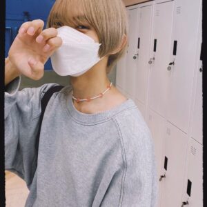 Toman Instagram - .

いつの日かの竜爪拳(りゅうそうけん)🐉🔥

今週は月〜金大阪で撮影
土(昨日) 生誕祭
日(今日) BTRサイン会

イイネ

#この指できる人の方が少ないはず
#靴下が可愛い日
#最近は短パン小僧だなぁ
#3日後29歳
#はやく30になりたい