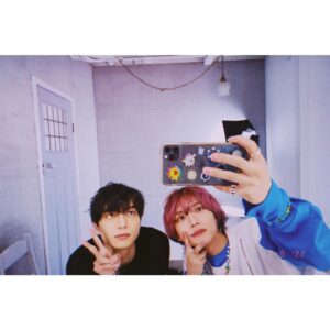 Toman Instagram - .

🧑🏻‍🦱🫙▫️👱🏻 . . . 🫂⛪️ 👥 📉

long sleeve 👕@nagonstans_official
Tee👕 @acuodbychanu 
Tonari👦🏻 @ matsudakun