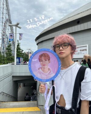 Toman Instagram - 4年ぶりにSEVENTEEN へ

今回はなんとプレミアムシート...ㅠㅠ

あゝ生きててよかった。

かっこよくて可愛くて面白くて温かくて

たくさんの愛で包まれました。

また会う日まで健康に、お仕事頑張ります。

역시 석씨의 노랫소리가 세상에서 제일 좋아
