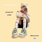 Toman Instagram - TOMAN COLLECTION damage knit (graige) style👕👖👟 ダメージを上手く利用して 肌を見せたり、色物と合わせたり グレージュ(ベージュ)とレッドを 3点ずつ取り入れたスタイル size : free / n blue / ¥7,000＋tax 〰️〰️〰️〰️〰️ ご購入はハイライトのリンクから飛ぶか ZOZOTOWNで「とまん」と検索ください🔍