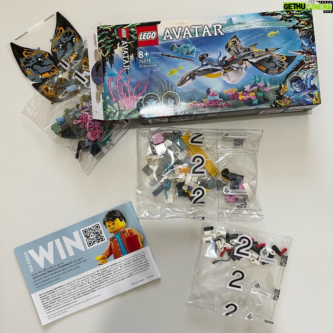 Toman Instagram - 🤫LEGOさえ与えてくだされば喜びます 高校生の頃まで、部屋には LEGOのハリーポッターの世界が広がっていましたが 3.11の震災ですべて崩れてしまいました。 そこから悲しさや悔しさでLEGOから離れていたのですが 先日、大好きな作品『アバター』のLEGOを見つけ また触れてみることにしました😌 作っている最中は無心でして. . . 「楽しい」という感情もあるのかないのか 色々なことを忘れて取り組める時間が 小さな頃から大好きです アバターシリーズを全て集めたくなってしまいました🪸🐋 箱も開けたくなくて 本当は作る用と保管用で2つずつ欲しい. . . はぅ。 そして、アバター2また観に行きたくなりました。そうだ。行こう!!