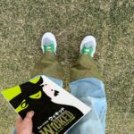 Toman Instagram - 自分の目で見たものだけを信じていきたい。 劇団四季の舞台で使われていた衣装や装飾を 使って作られたデニムとバッグを着用して👖👜 劇団四季劇場 秋