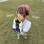 Toman Instagram - 自分の目で見たものだけを信じていきたい。 劇団四季の舞台で使われていた衣装や装飾を 使って作られたデニムとバッグを着用して👖👜 劇団四季劇場 秋
