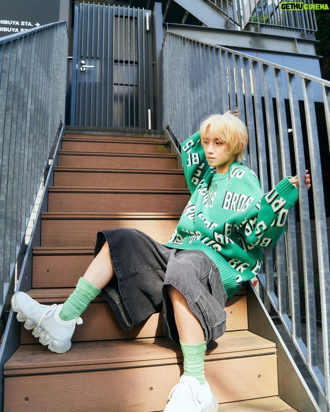 Toman - 0.9K Likes - Shooting 🟡🟢⚫️
photo : @moekosawada.28
stylist : @kaishuhei
hairmake : @jjstagram_make_up