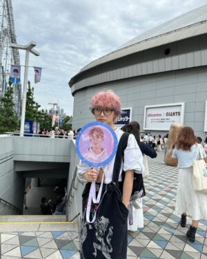 Toman Instagram - 4年ぶりにSEVENTEEN へ

今回はなんとプレミアムシート...ㅠㅠ

あゝ生きててよかった。

かっこよくて可愛くて面白くて温かくて

たくさんの愛で包まれました。

また会う日まで健康に、お仕事頑張ります。

역시 석씨의 노랫소리가 세상에서 제일 좋아