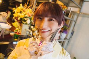 Toman Instagram - 先日、テレビ東京ドラマ

「俺の美女化が止まらない!?」

が最終話を迎えました。

 Paraviでの独占先行配信から
地上波放送、TVerでの見逃し配信と
ご視聴いただきまして
ありがとうございました＾＾

オーディションからクランクアップまで

ハルちゃんを支える日々も
ママと恋々乃、ジュカさんとふざけ合う日々も

どの日も楽しくて
本当にスピカドールで働きたいと思うこともありました

お客様とキャストの居場所であるスピカドールが
視聴者の皆様の居場所にもなれていたら嬉しいです。

ドラマは最終話を迎えましたが
原作コミックは続いております。

ドラマでは描かれていないこともたくさんなので
まだ読んだことがない方は是非コミックも＾＾

またいつの日かお会いできたら嬉しいです。

改めまして
ご視聴いただきありがとうございました🧡

〰️〰️〰️〰️〰️

多様性が広がる社会の中で

自分らしくいることが難しい方
そもそも「自分らしさ」とは？と考える方も
たくさんいらっしゃるかと思います。

無理に変わることも表現することもなく

自分に正直に『好き』を大切にしたり
小さなことからでも
いつもとは違うことに挑戦してみることで

「自分らしさ」を見つけることができて
見える世界も変わってくると思っています。