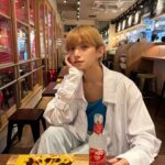Toman Instagram - 先日体感してきた #スミノフナイト の第二弾が 5/7(日)までミカン下北で開催されているということで 早速ミカン下北に行って参りました！ (なんと7〜8年ぶりくらいに下北沢へ🗾) ミカン下北内の特別タイアップ店舗では スミノフアイス に合うおすすめメニューが提供されていて 今回は『大衆ビストロハルタ（ @bistro_haruta_shimokita ）』 にておすすめメニューの " オレンジコンポートのビターショコラフランベ "と 一緒にスミノフアイスをいただきました🍽️！ おすすめメニューとだけあって 甘いスミノフアイスとマッチして美味しかったです＾＾ タイアップ店舗によっておすすめメニューが違うので 全店舗制してみたくなりました . . . :: ミカン下北のホームページで おすすめメニューも確認できるので チェックしてから行くのもおすすめです！ #スミノフナイト ご体感ください🏃🏻🏃🏻！ 〰️〰️〰️〰️〰️ 🖐🏻ストップ！20歳未満者飲酒・飲酒運転！ 〰️〰️〰️〰️〰️ #スミノフナイト #スミノフ #ミカン下北 #AD #PR