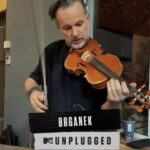 Tomasz Organek Instagram – Zapraszamy na koncerty MTV Unplugged w całej Polsce. Premiera koncertu w Sylwestra 31.12.2023 w @canalpluspolska 🌲✨❄️ Bilety dostępne pod linkiem w BIO 🎫

Dziękujemy @canalpluspolska @liveisevent @ebilet oraz @kujawskopomorskie ❤️