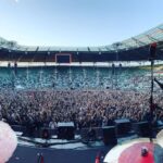 Tomasz Organek Instagram - Godz. 20:00, Tarczyński Arena. Na 1,5h przed @kingsofleon. Całkiem spoko 😎 #organek #kol #wroclaw #koncert Tarczyński Arena Wrocław