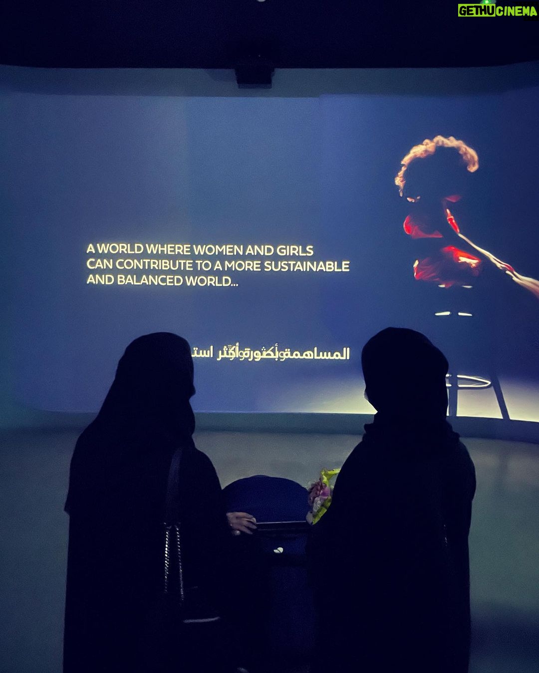 Tomasz Organek Instagram - WOMEN’S PAVILION o emancypacji kobiet w Zjednoczonych Emiratach Arabskich to jest sztos 🙌 Wygląda świetnie, ale tak super świetnie to znowu nie jest. #humanrights Expo City Dubai