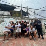 Tomaz Viana Instagram - Sou muito grato por fazer parte dessa cultura tão linda que é a do graffiti, um dia pintando para o shoppingleblon e no outro colorido a comunidade que eu amo “morro da coroa “, obrigado a todos os amigos moradores que fazem esse morro ser especial, e aos meus irmãos de tinta ❤️🚀