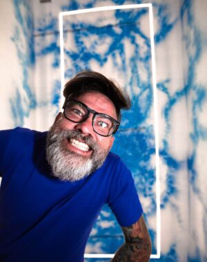 Tomaz Viana Instagram - Fotos por @roberiobraga da minha exposição, "Céu na Terra", aqui no @holariofestival, em Madrid.

Curadoria de @cammilacomdoisemes 

De 8 de setembro à 7 de outubro de 2023, na Casa de América - Sala Guayasamin - Calle Marques del Duero 2, Madri, Espanha.