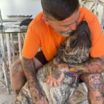 Tomaz Viana Instagram – Boas festas para todos qu passam por aqui, amo todos vcs, muito amor, paz, alegria e esperança para esse mundão louco🕊️🕊️💙