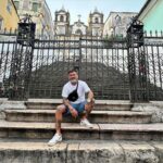 Tomaz Viana Instagram – Boas festas para todos qu passam por aqui, amo todos vcs, muito amor, paz, alegria e esperança para esse mundão louco🕊️🕊️💙